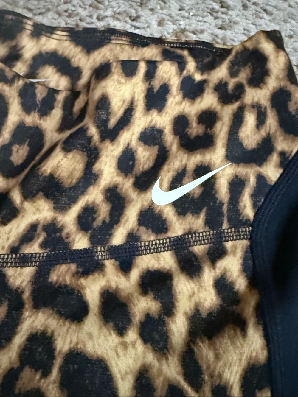 Nike Dri-Fit Leopard Print High-Waist Leggings with Black Side Panels XS - Picture 3 of 6